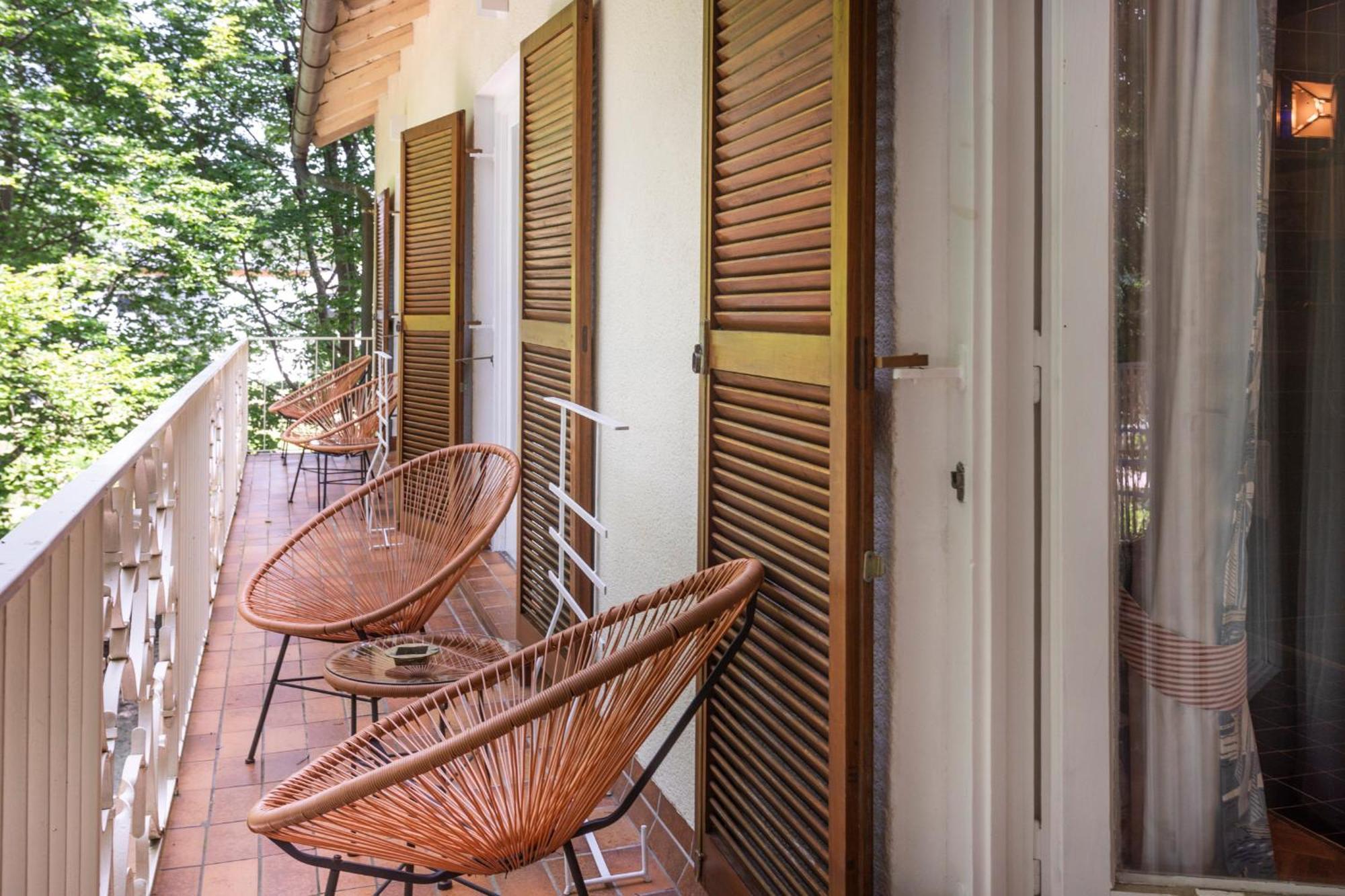 Studio Balcony