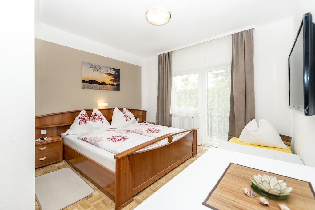 Doppelzimmer mit Balkon